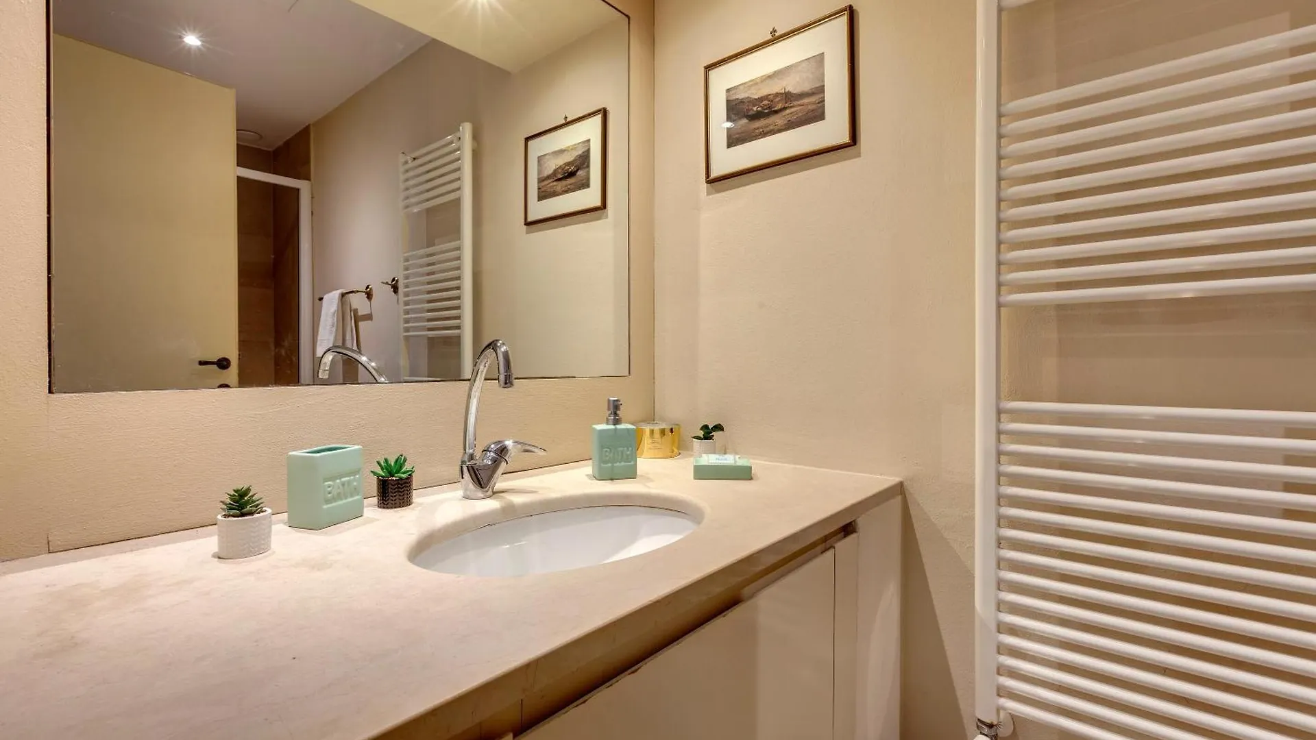 Golden House Apartment Florence